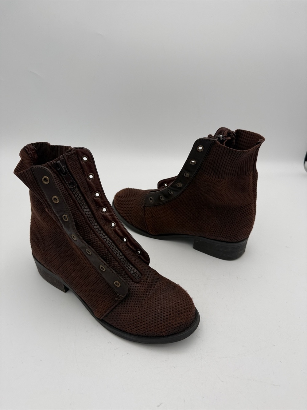 Coconut by Matisse Women’s Brown Zip-Front Knit Ankle Boots 7.5M casual y2K